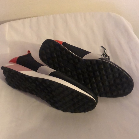 Brash tennis shoes brand new 6.5 black, grey, bright red, mauve pink color - Picture 3 of 5